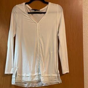 White House black market t shirt material, lightly warn!